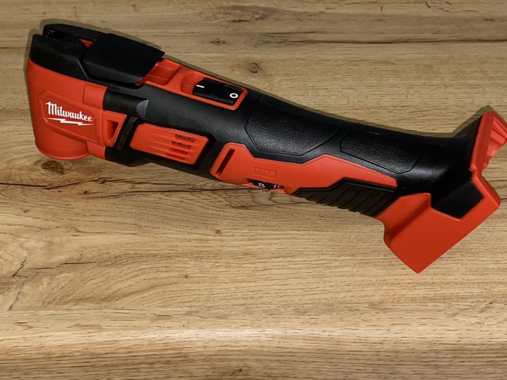 Мультитул Milwaukee M18 2626-20 многофункциональный резак реноватор