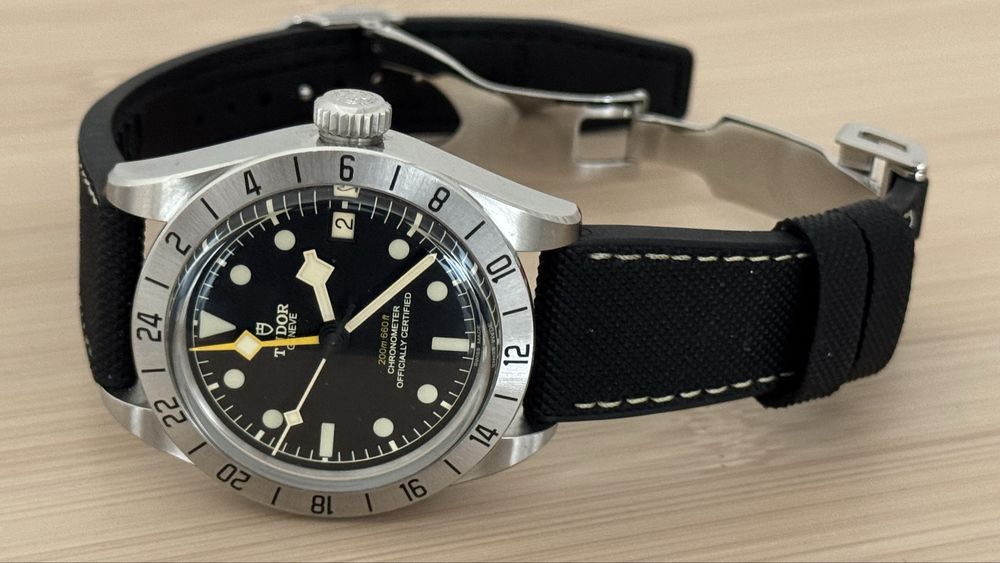 Tudor Black Bay Pro 2025 como novo