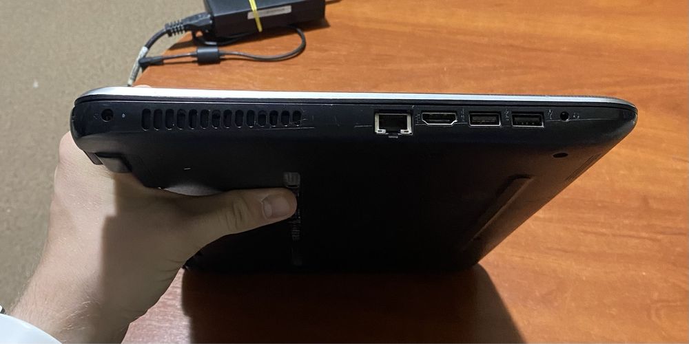 Ноутбук HP 15-ay044no 15.6"/ на запчастини! N2656