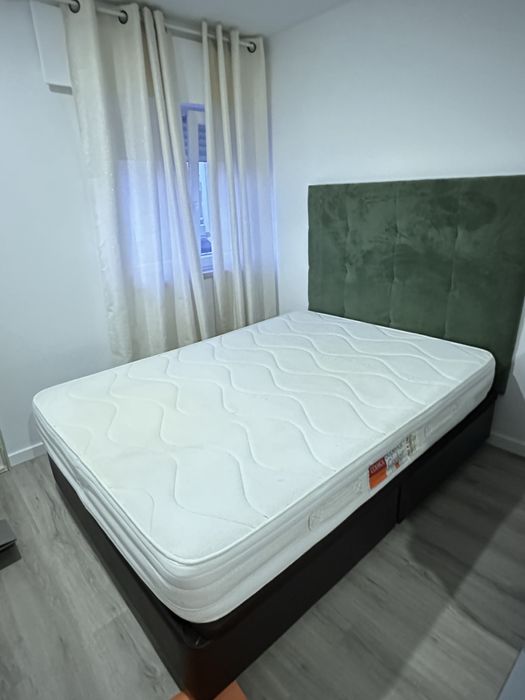 Cama arrumacao + colchao + cabeceira + espelho
