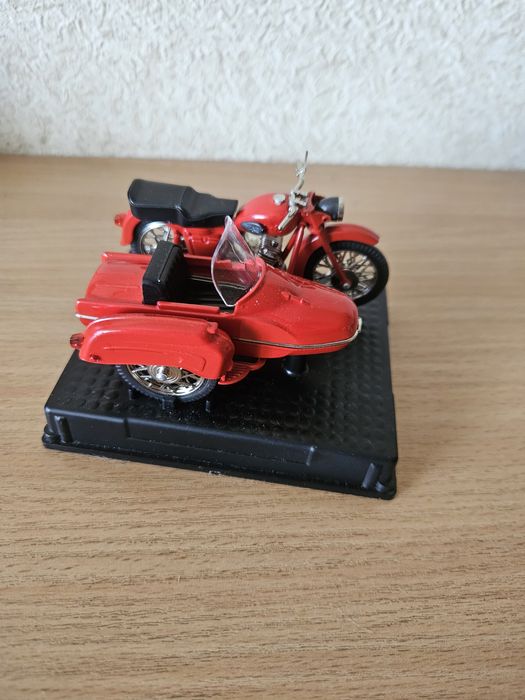 Модель Мотоцикла іж планета ю2к 1/24