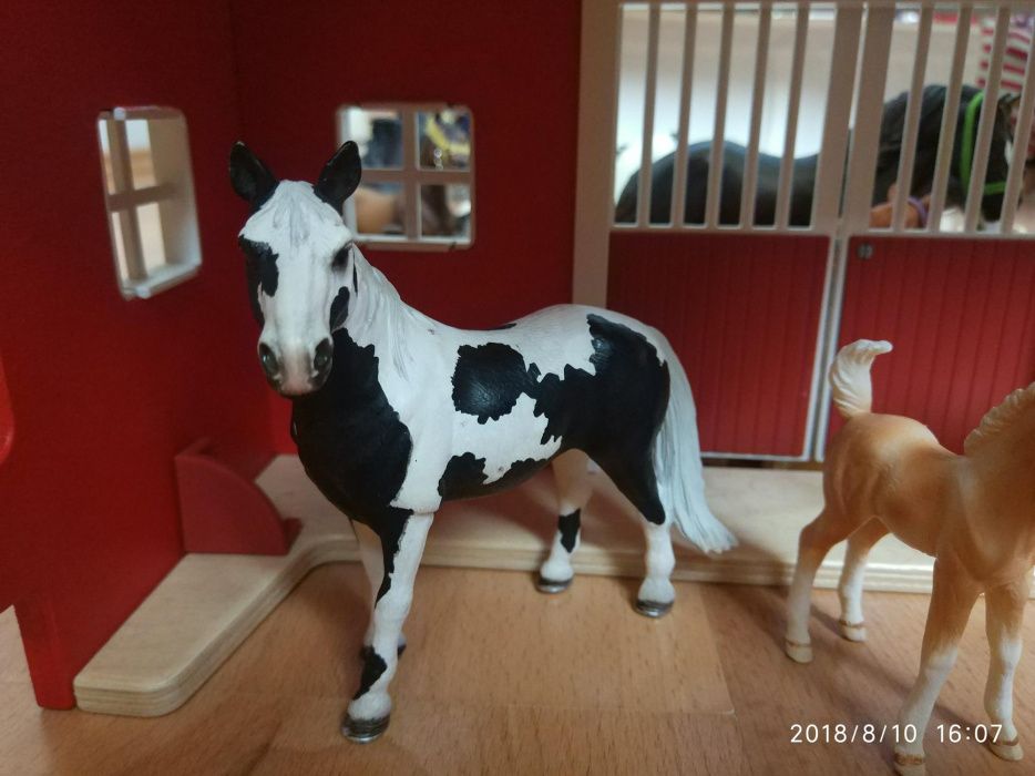 Schleich /collecta pinto