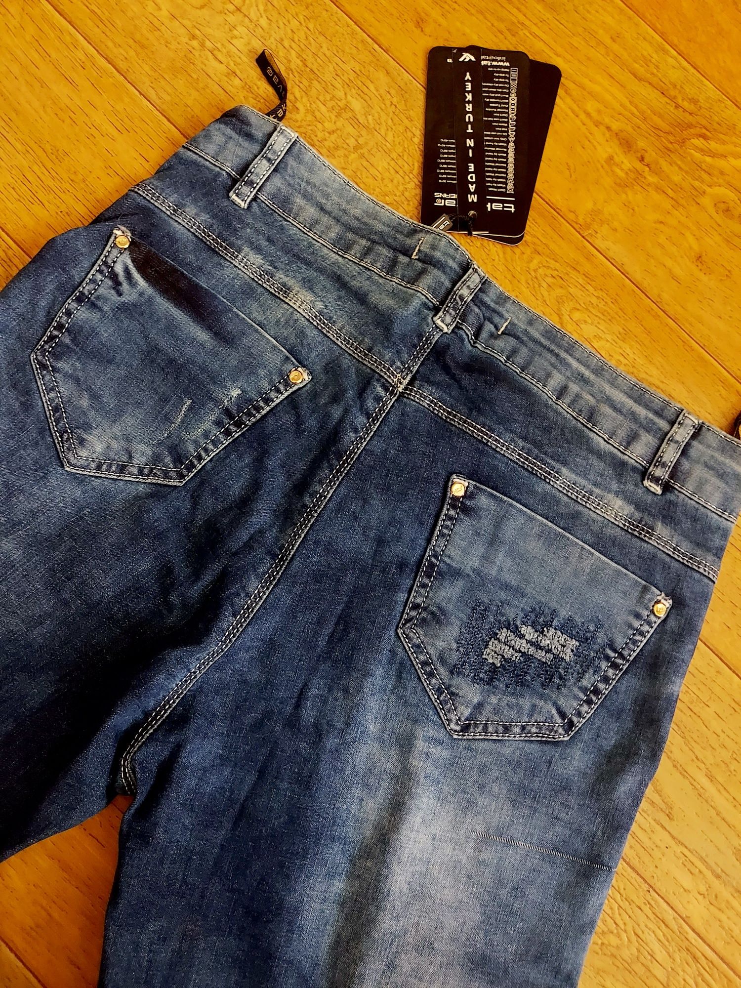 Sassofono , Takavar модные джинсы. Утяжка. 48-50