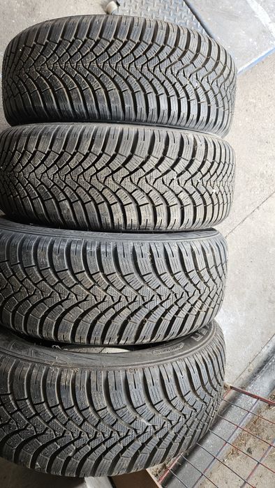Opony zimowa  205.60.15 Falken