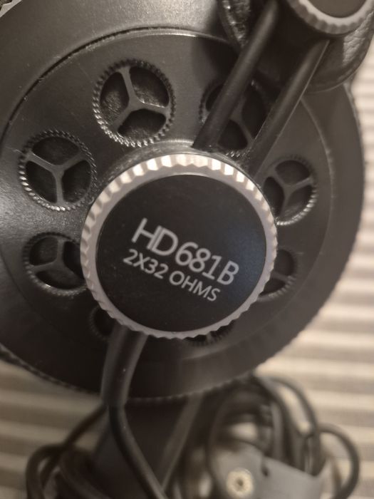 Słuchawki Superlux HD 681B