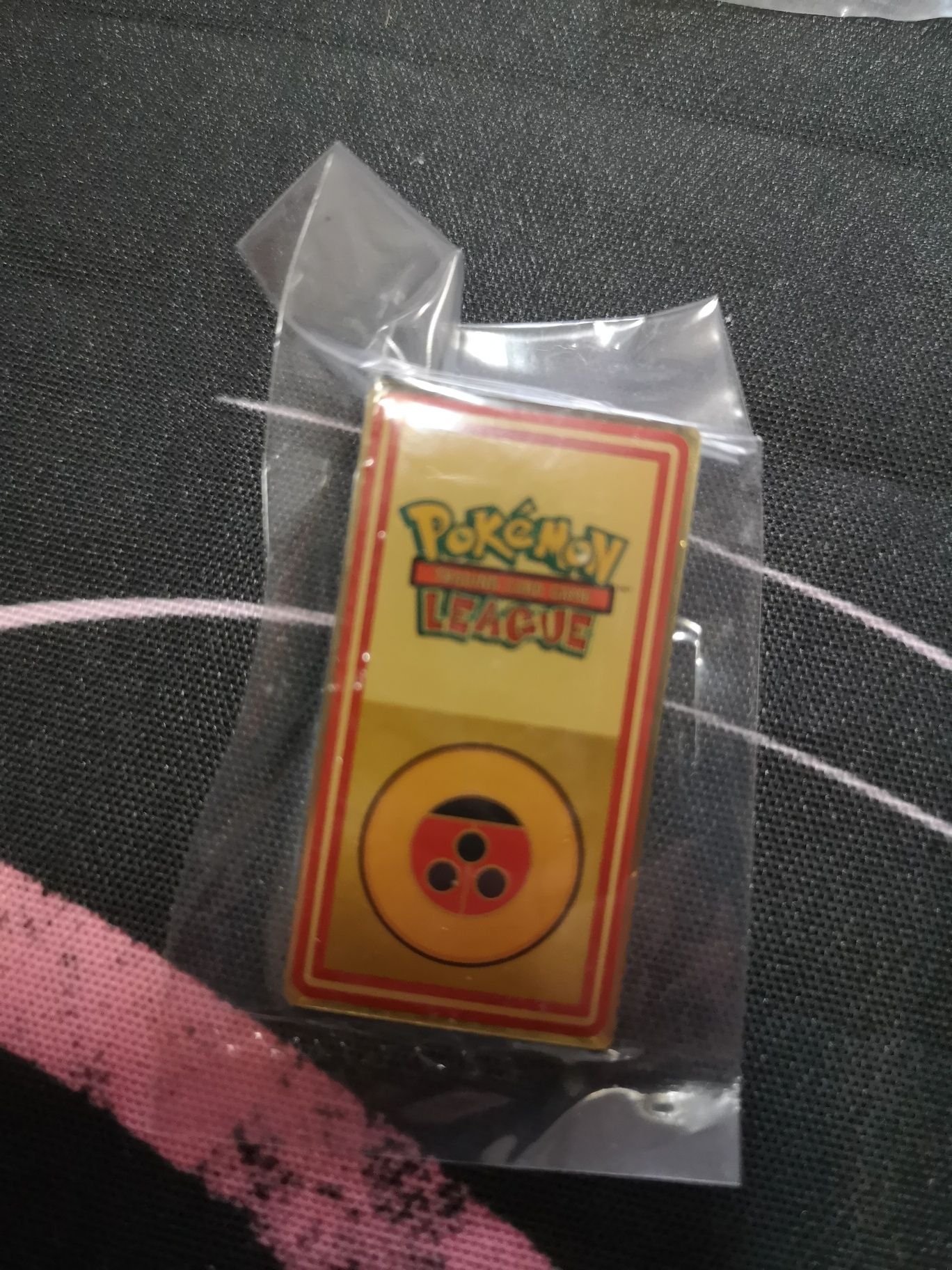 pokemon pin oficial ano 2000