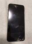 iPhone s zbitą szybką
