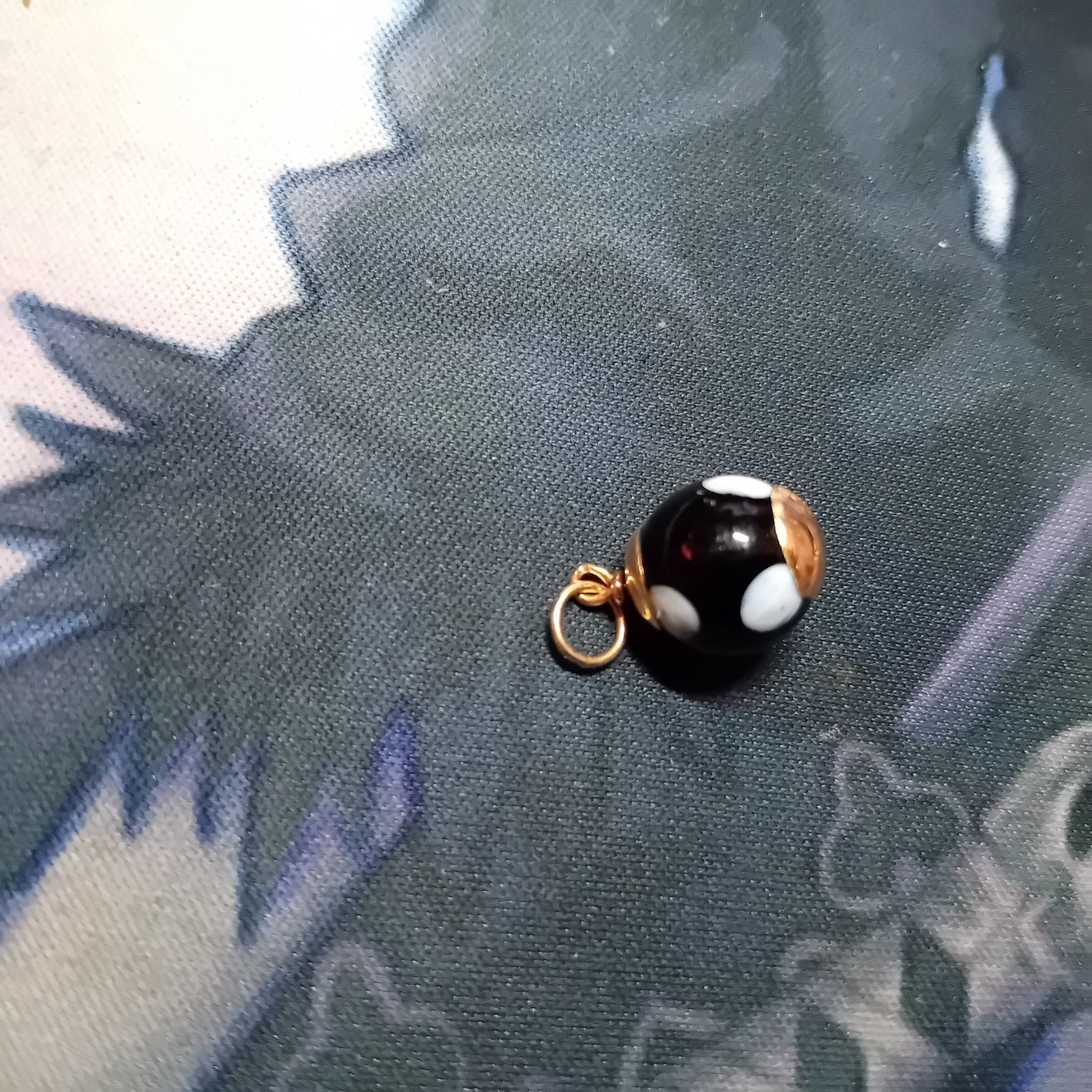 [   Bola em ouro. ]  [ 22q. ]