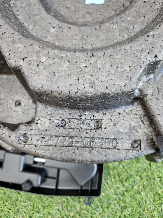 Оригінальний органайзер домкрат набір ключів Toyota Rav 4 XA50 19-25