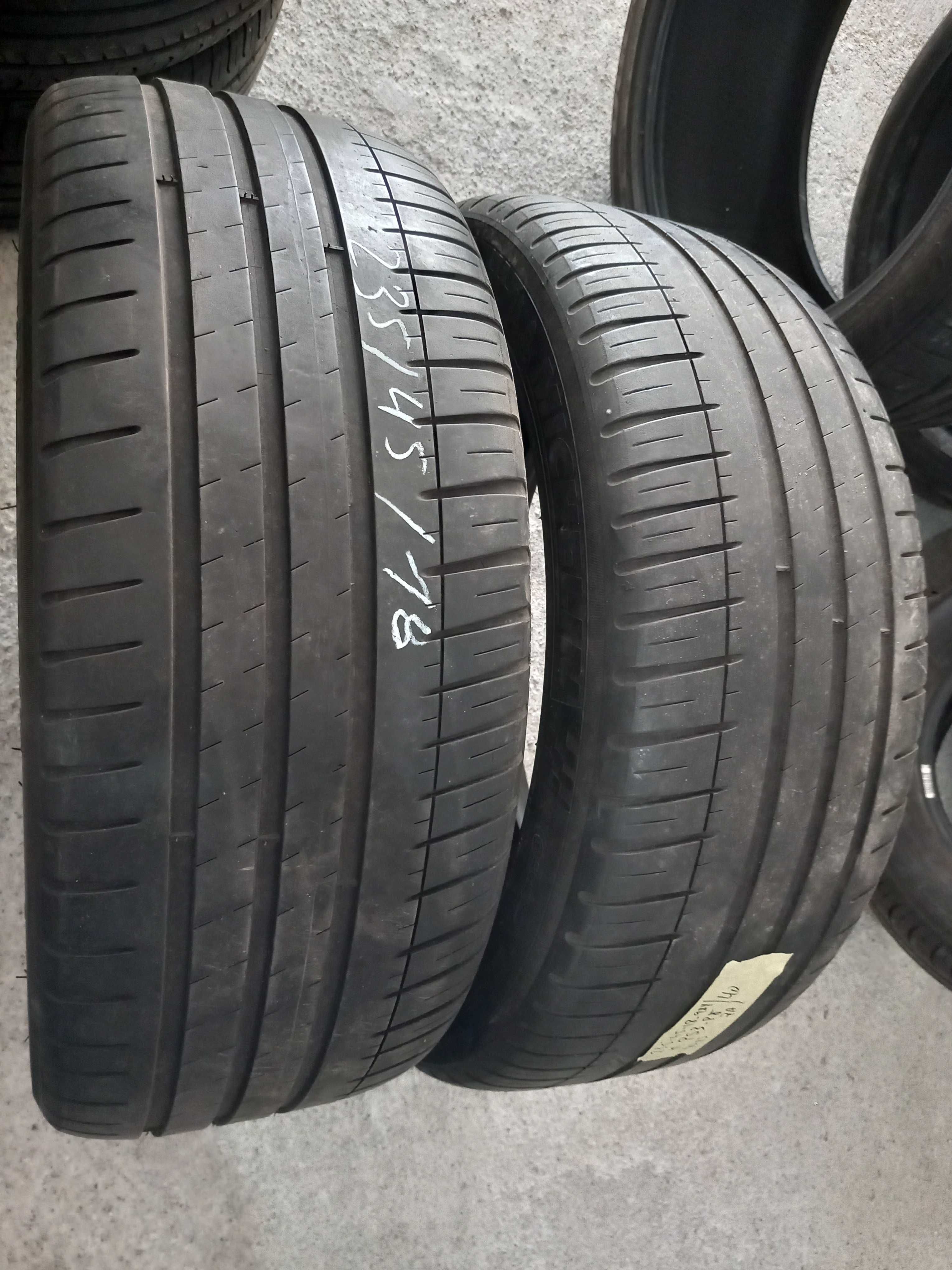 4 pneus 235/45R18