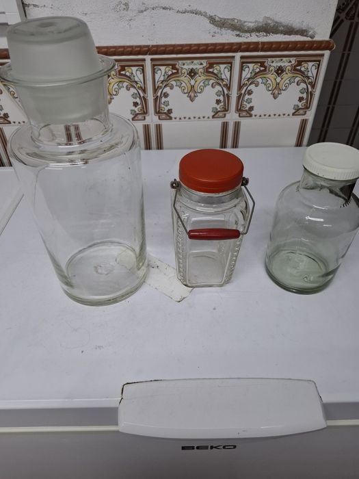 Três Frascos antigos