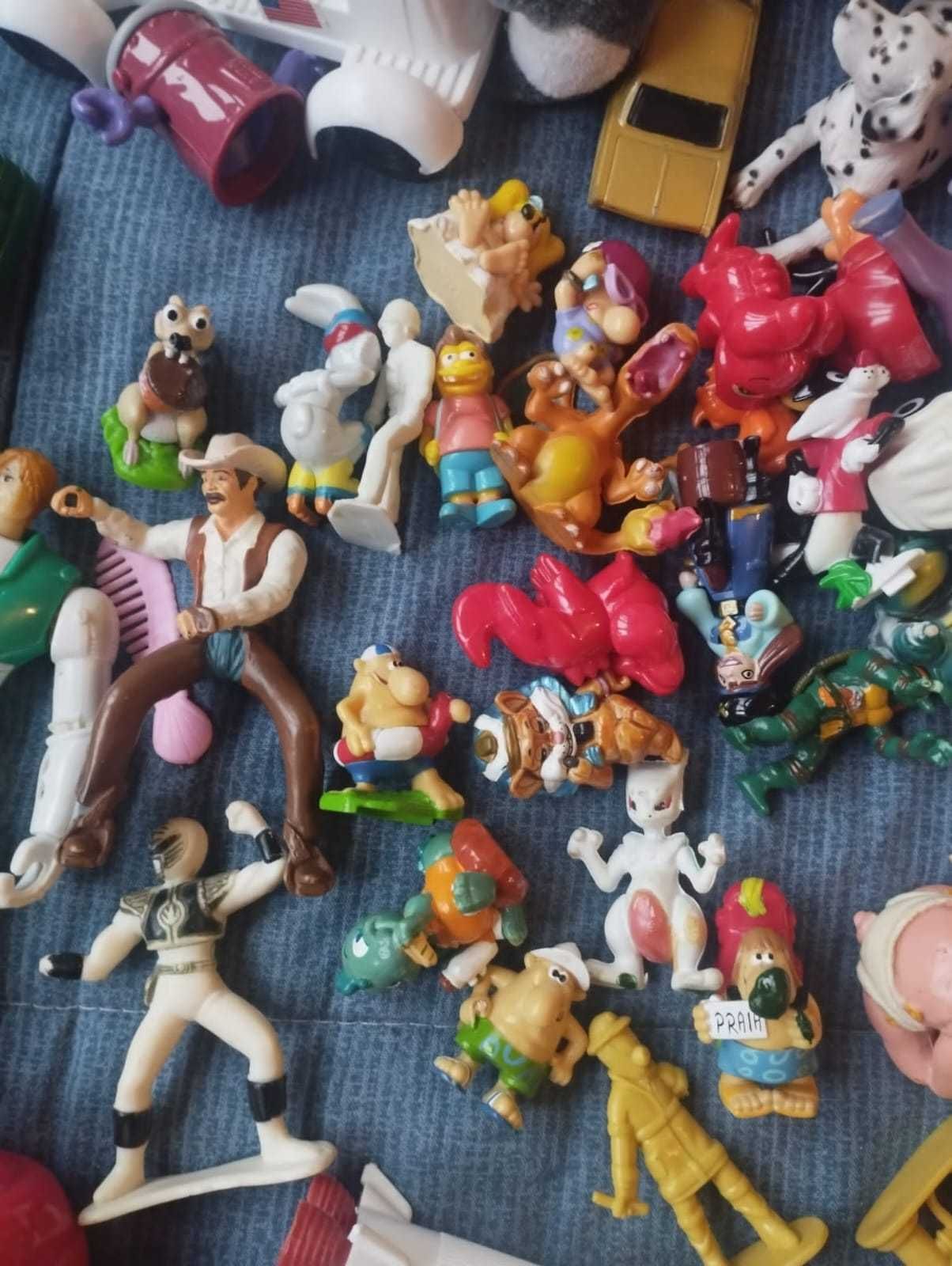 Conjunto de múltiplos brinquedos miniatura
