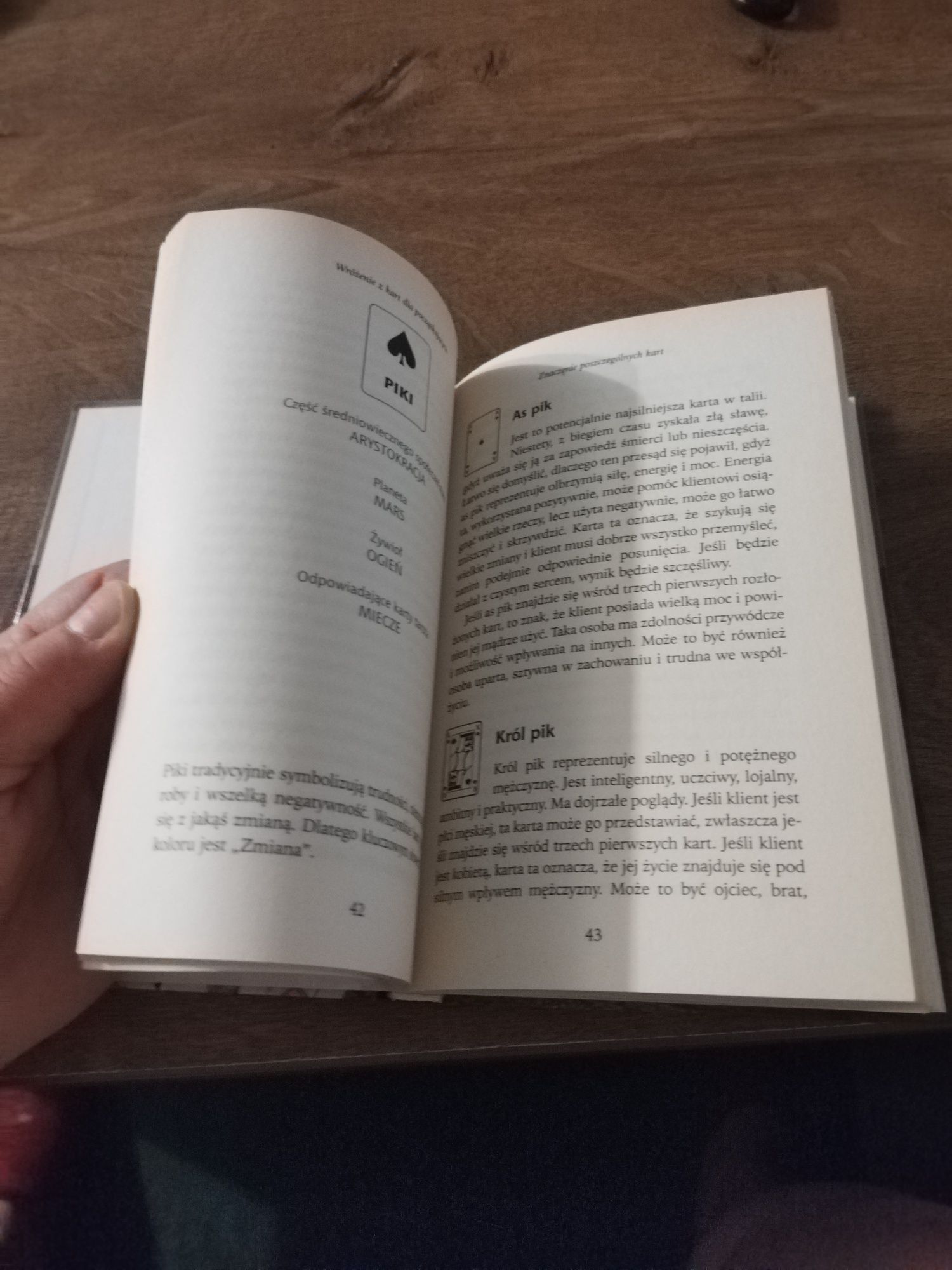 Książka pt Wróżenie z kart dla początkujących