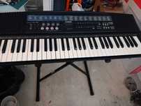 Órgão Casio CT-657 como novo, com tripé ajustável
