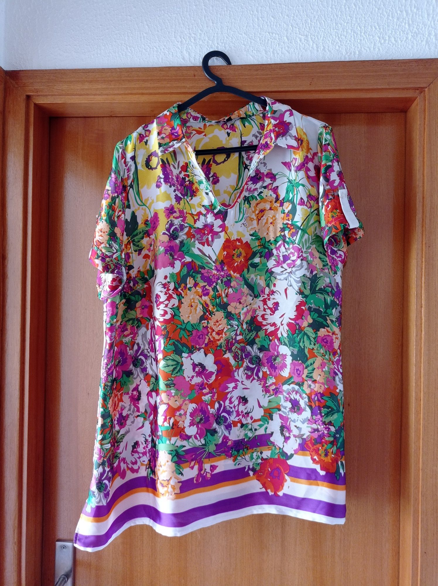 Blusa estampada em cetim