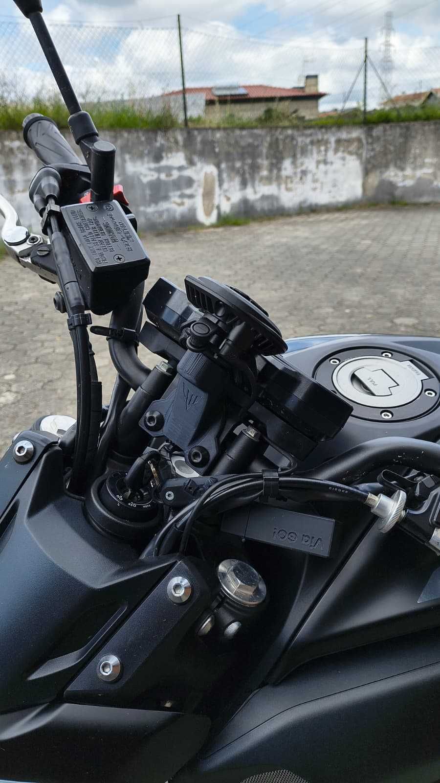 Suporte Quadlock Yamaha MT 07