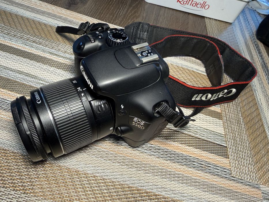 Фотоапарат Canon EOS 550 d