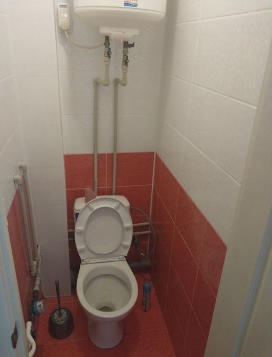 Продам 2-х комнатную квартиру левый берег Є-Відновлення. Ж