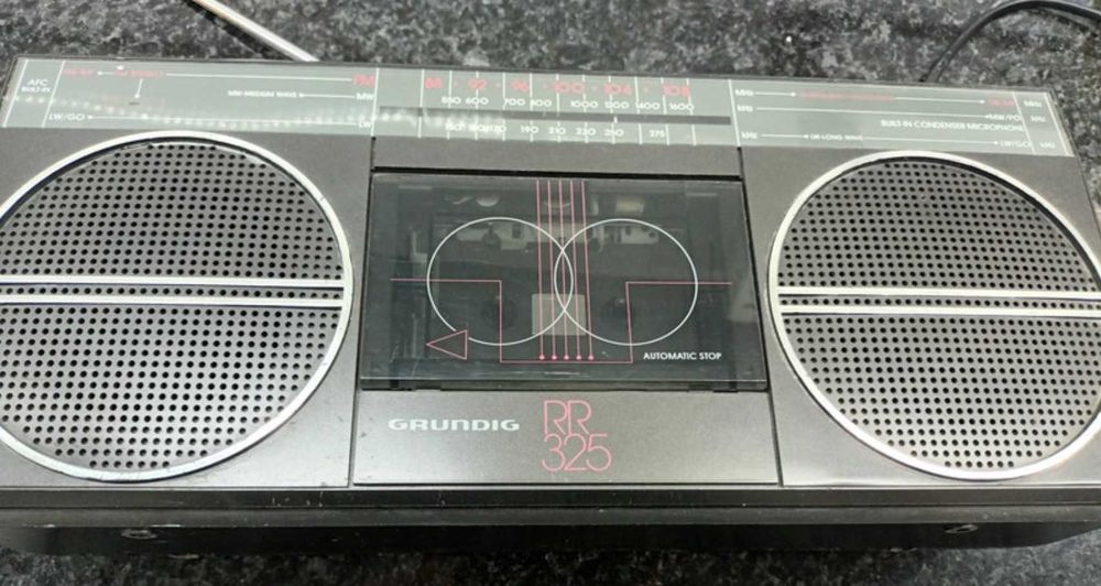 Grundig RR 325 - rádio e gravador de cassetes  vintage
