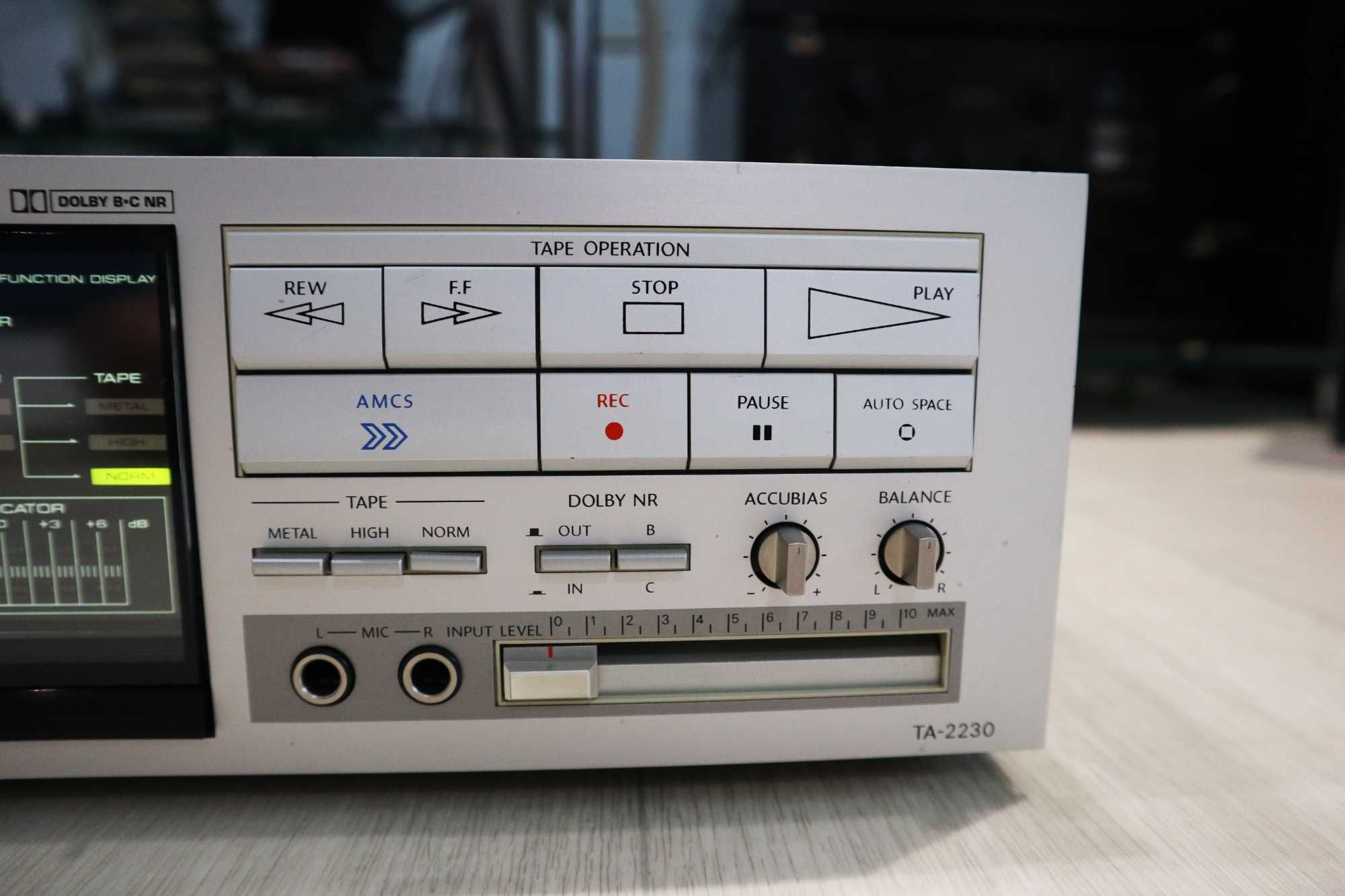 Кассетная дека Onkyo ta-2230