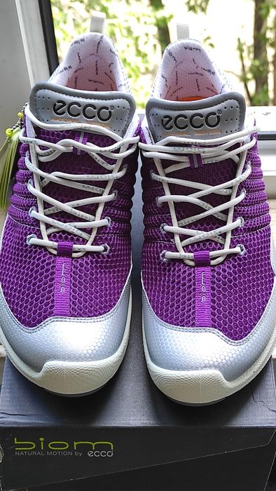 Яркие женские кроссовки Ecco Biom Trainer