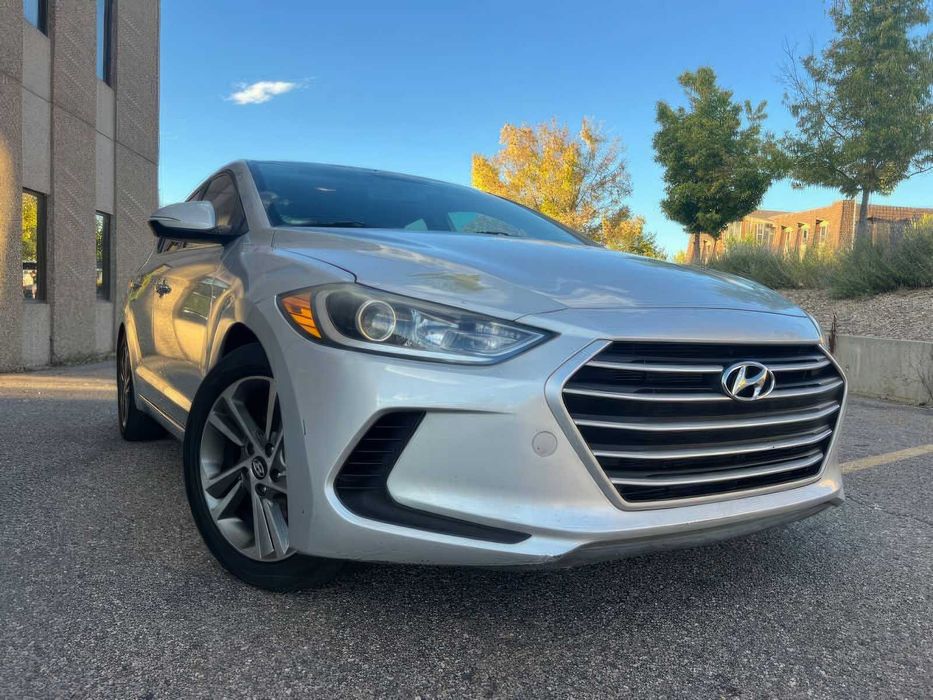 Hyundai Elantra Limited      2017