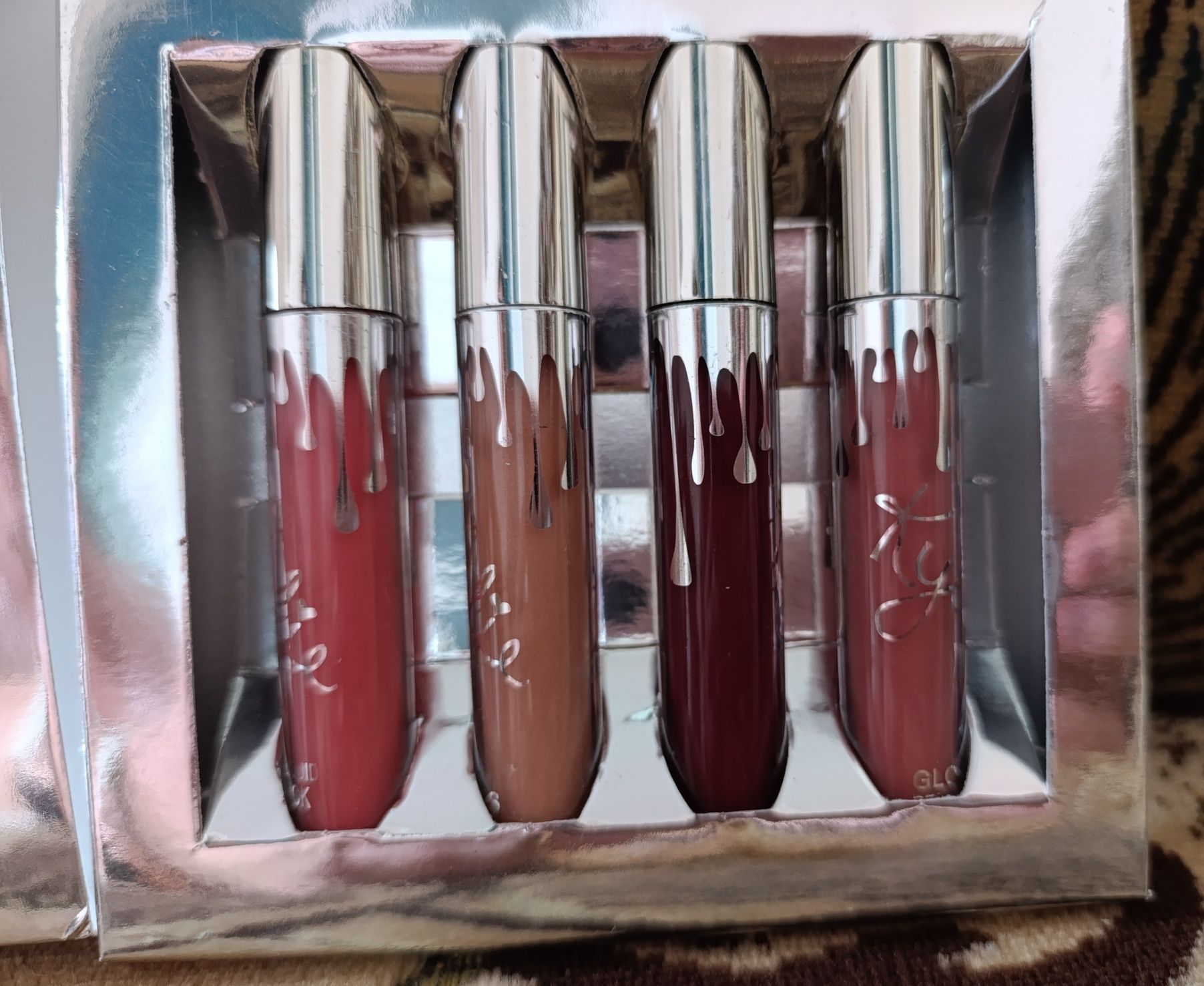 Обмін або продаж.Holiday edition Kylie матова помада та блиск для губ