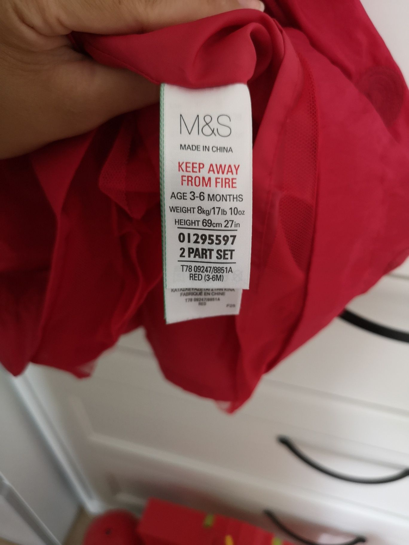 Przepiękna czerwona sukienka dla dziewczynki M&S