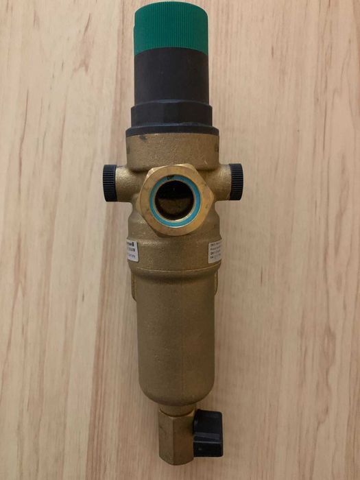 Редуктор тиску для гарячої води Honeywell FK06-1/2AAM