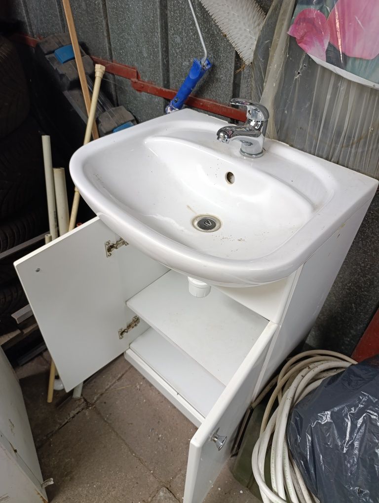 Umywalka szafka bateria