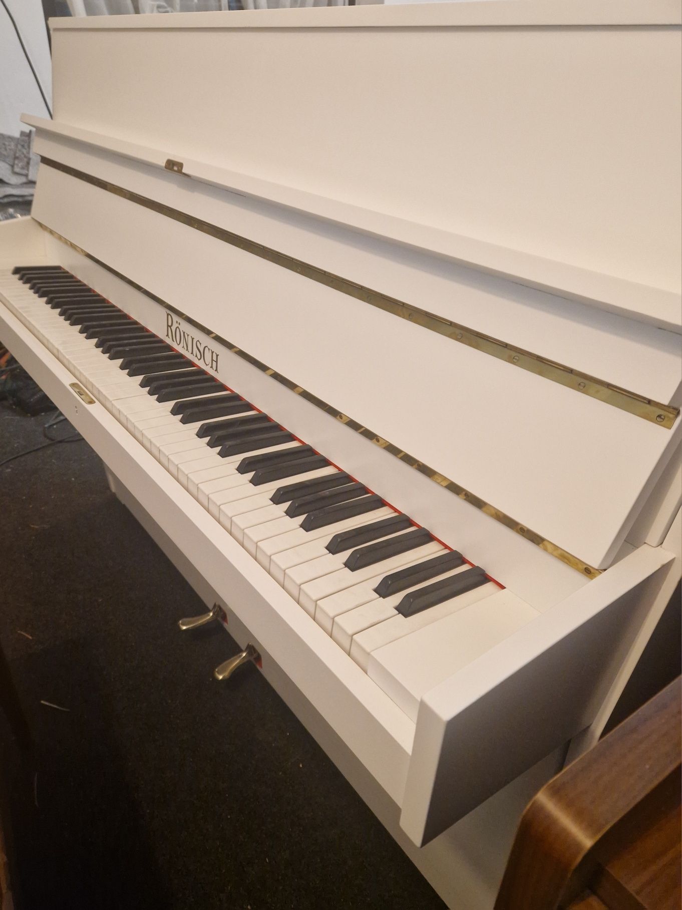 Pianino  Ronisch