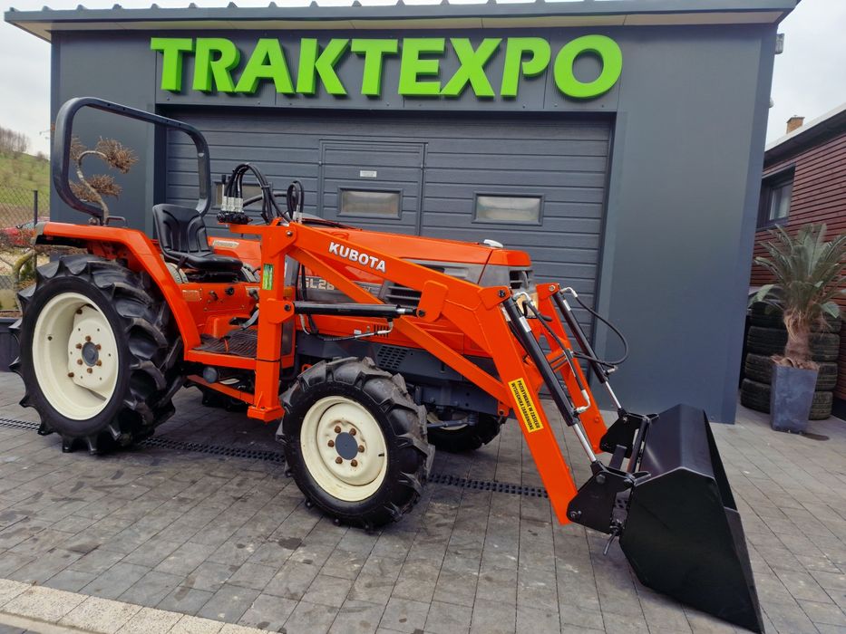 Mini traktor,mini ciągnik Kubota 26KM,Japoński 4x4 ładowacz