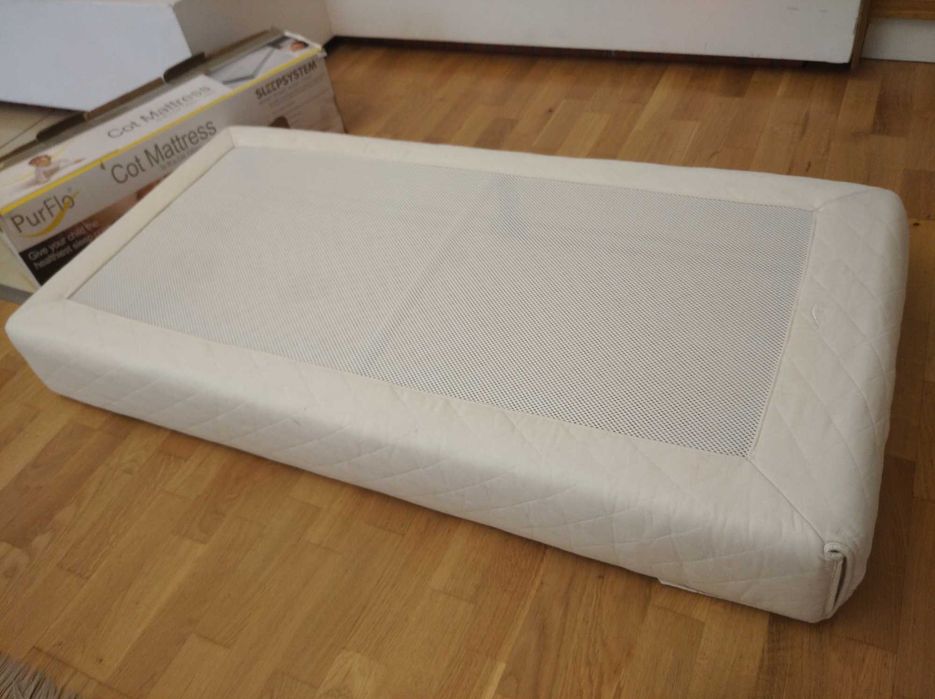 Oddychający materac Purflo 120x60 na aluminiowym stelażu stan idealny