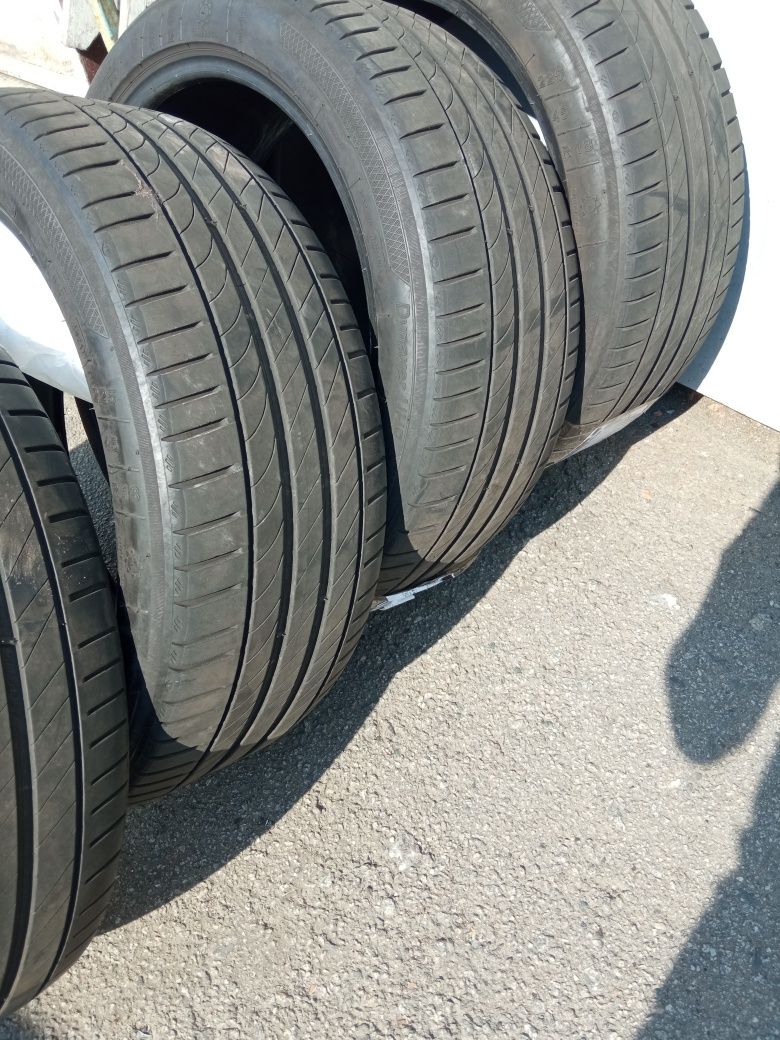 Шини літо 225 45 R18