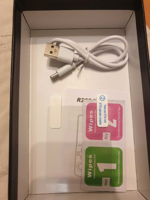 Портативна приставка R36s з эмуляцією багатьох приставок