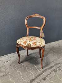 Wiekowe krzesło w stylu Ludwik XV