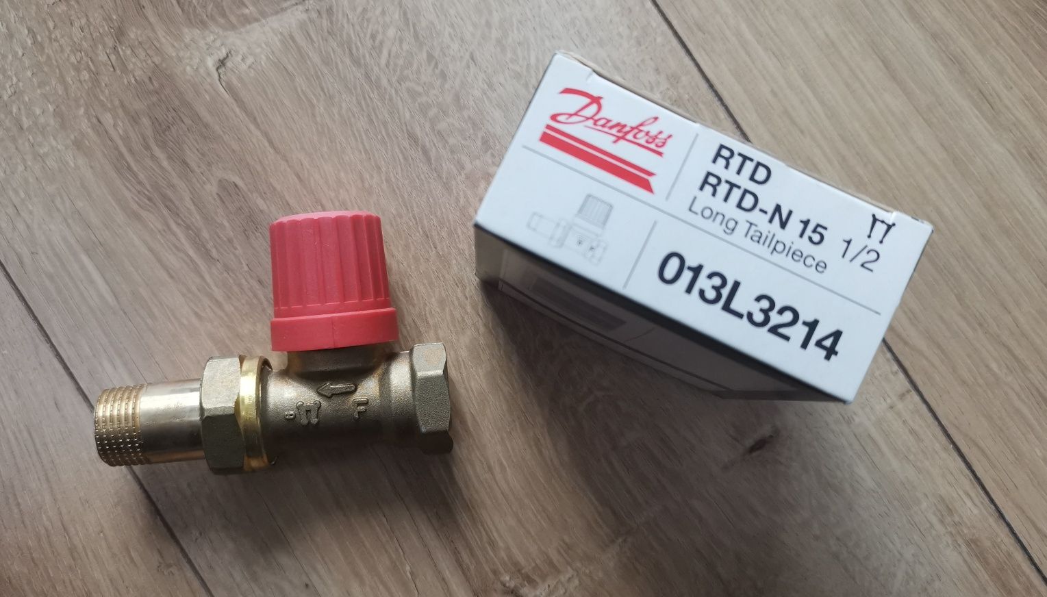 Zestaw 8 zaworów Danfoss RTD-N 15 1/2