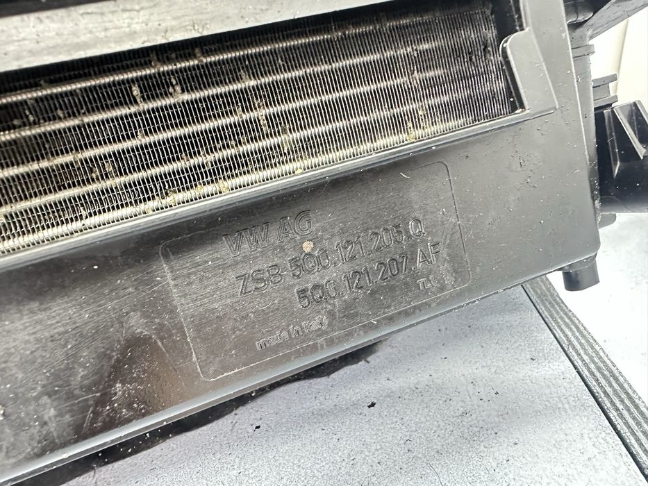 Касета радіаторів дифузор 2.0 tdi Шкода А7 радіатор водяний golf 7 b8