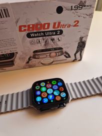 Smartwatch z szarym paskiem
