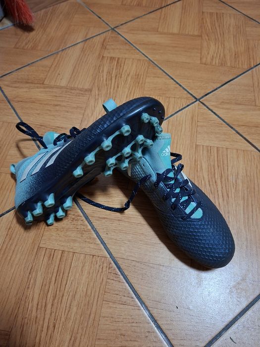 Chuteiras como novas