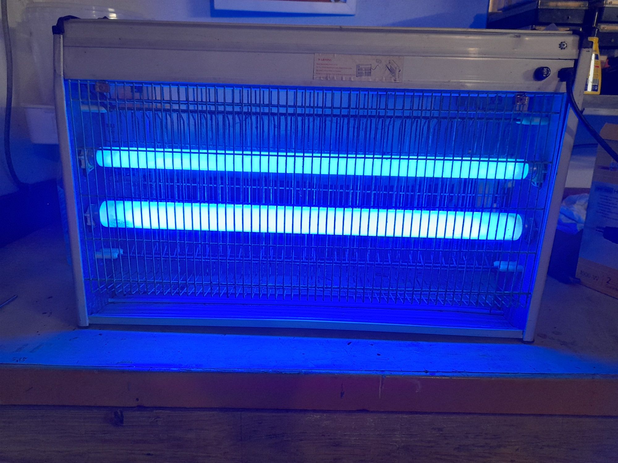 Insectocutor elétrico 60x40