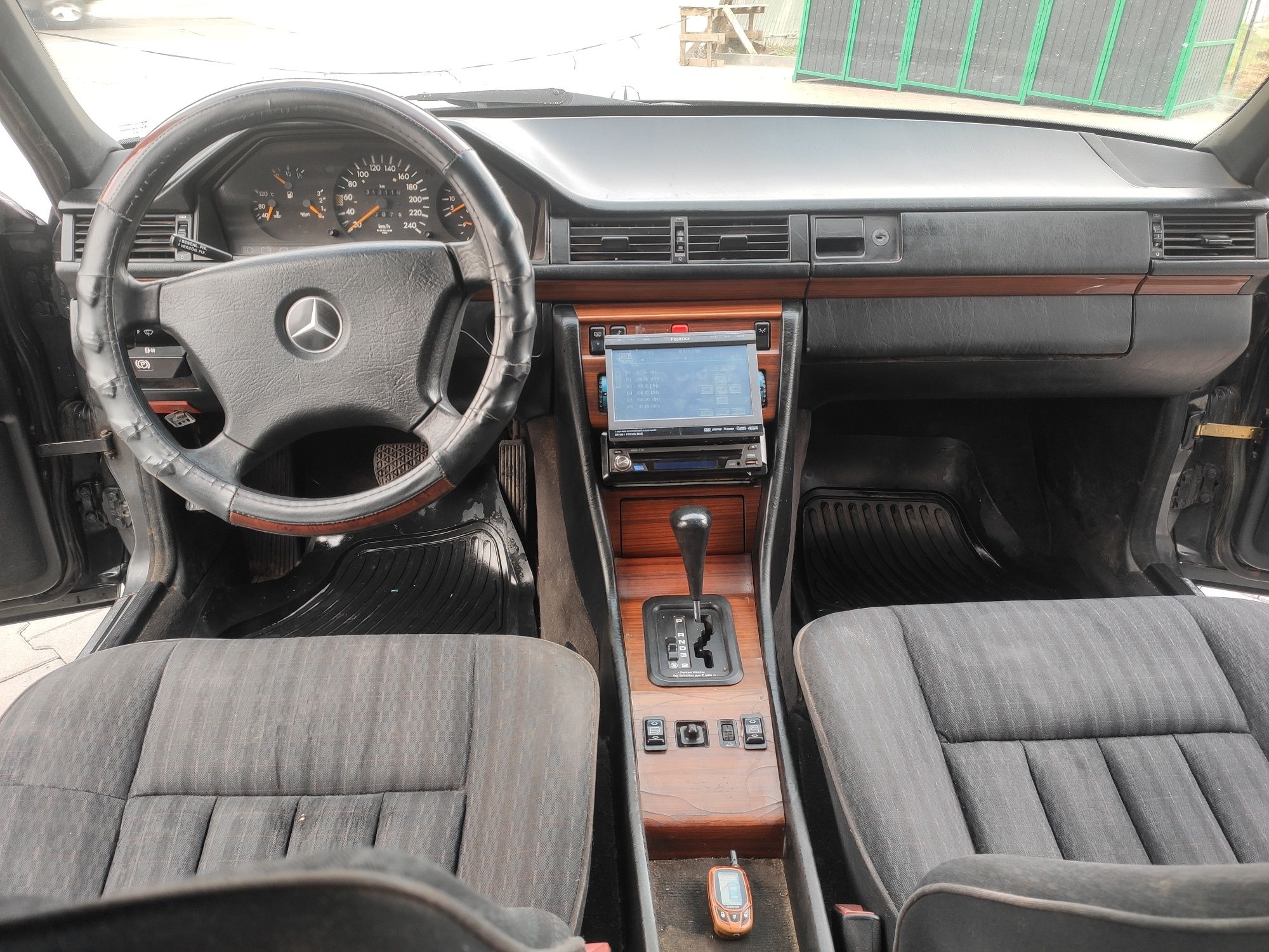 Mersedes Benz 124 газ/бенз