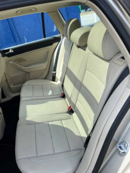 Volkswagen Jetta      2013