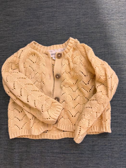 Żółty sweterek Newbie