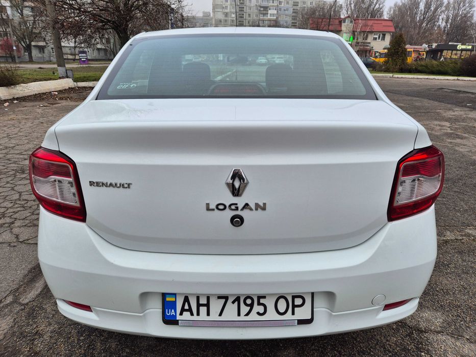 Renault Logan 2016г 1.2двигатель 114тыс км пробег