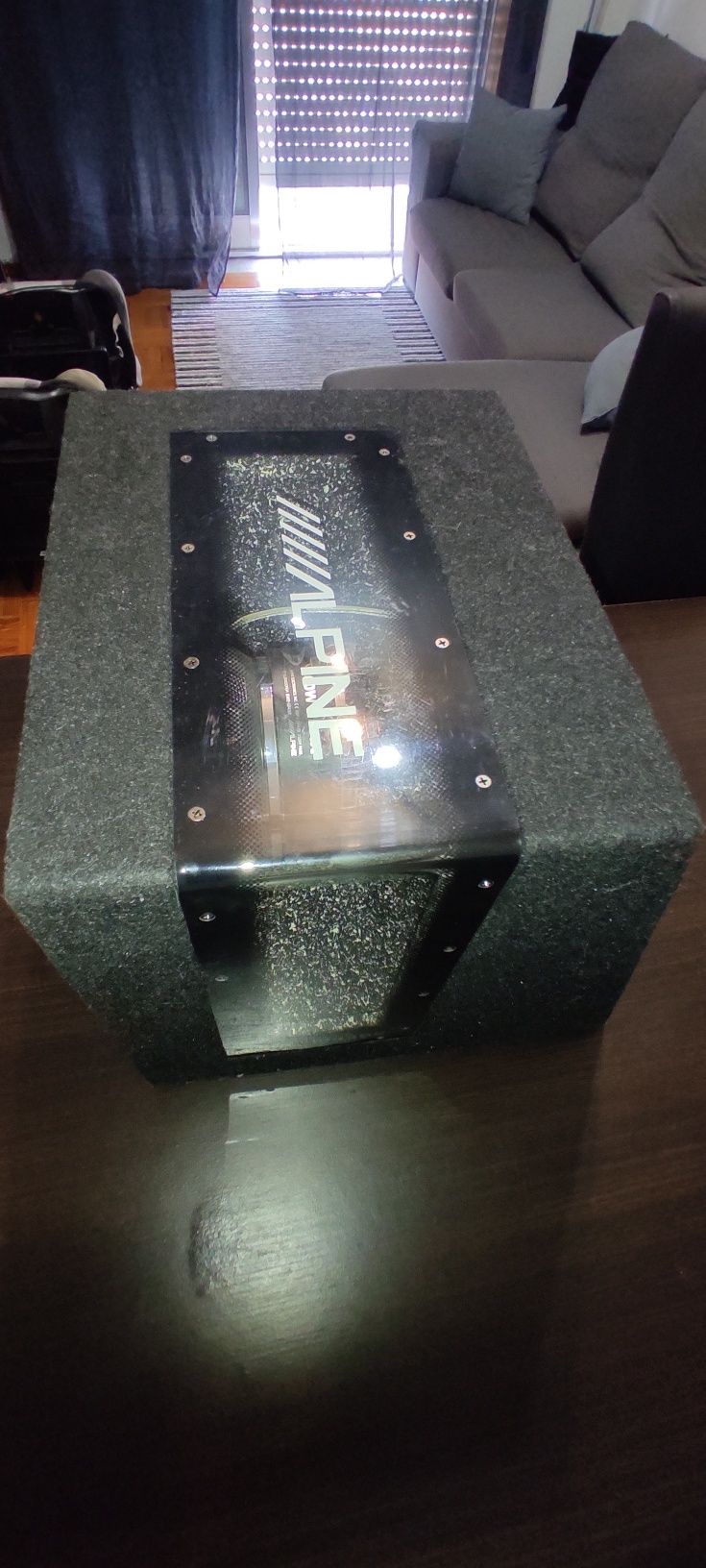 Subwoofer automóvel