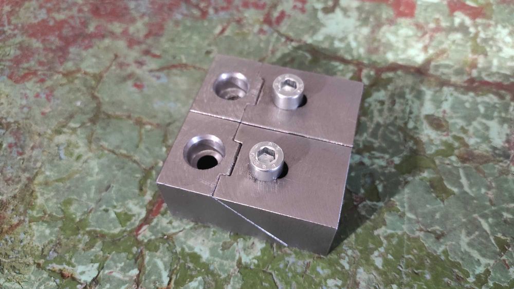 Фрезерні клинові прижими