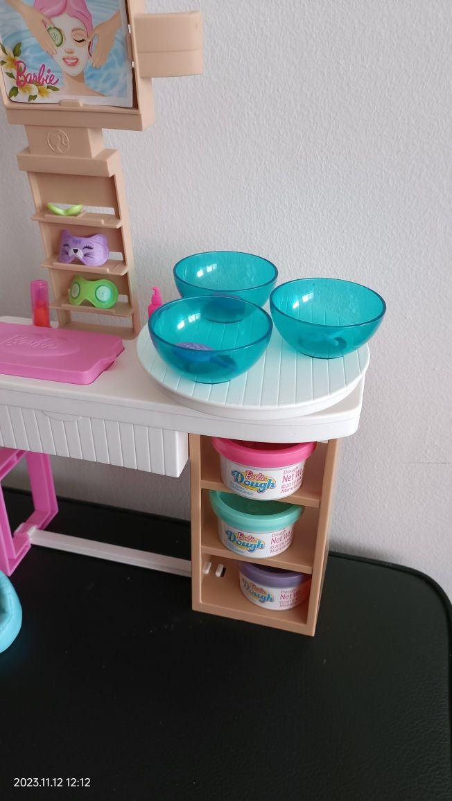 Zestaw lalka Barbie salon pięknosci