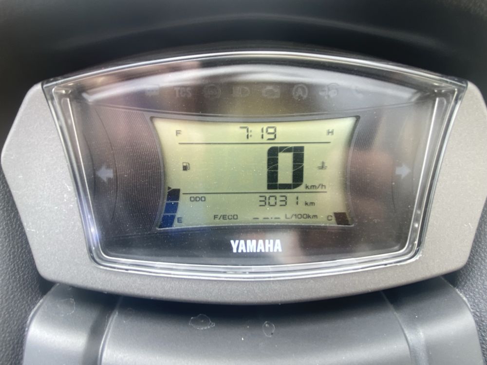 Yamaha Nmax 125 e Sherco 300 4T