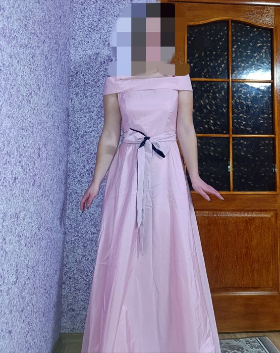 Плаття випускне, вечірнє.